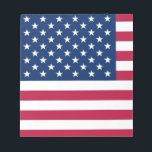 Bloc-notes avec le drapeau des États-Unis d'Amériq<br><div class="desc">Ajoutez une touche vibrante d'esprit américain à votre écriture avec notre bloc-notes exclusif avec le drapeau des Etats-Unis ! Conçu avec une attention minutieuse aux détails, ce bloc-notes est plus qu’un simple accessoire d’écriture, c’est une célébration du patrimoine américain et de la fierté culturelle. Le design audacieux présente fièrement les...</div>