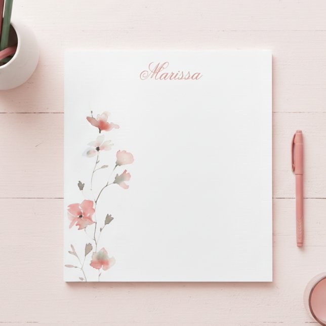 Bloc-notes floral rose personnalisé (coral blush pink wildflower notepad with custom name monogram in elegant calligraphy script)