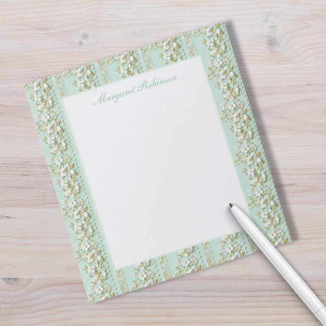 Bloc-notes floral vintage (pale mint green cream floral faux lace notepad with custom monogram name in script calligraphy)