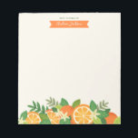 Bloc-notes personnalisé Orange Blossom<br><div class="desc">Illustration d'oranges joyeuses et de fleurs.Le design peut être personnalisé avec votre propre message ou nom.L'illustration comprend des images dessinées à la main d'oranges,  de tranches,  de fleurs et de feuilles aux couleurs vives,  dont l'orange,  le jaune,  le vert et la crème.</div>