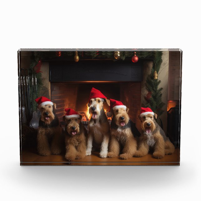 Bloc Photo Airedale au coin du feu de Noël (Devant)