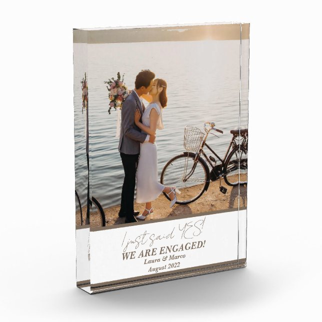 Bloc photo Fiançailles moderne tendance Couple (Gauche)