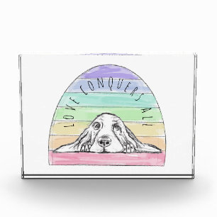 Bloc Photo l'amour conquiert tout chien arc-en-ciel basset ho