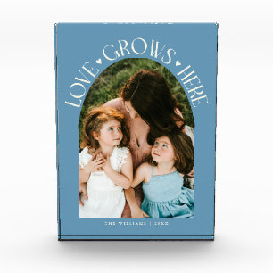 Bloc Photo L'amour grandit ici Moderne Arch Denim Bleu