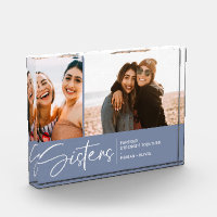 Les soeurs modernes gardent deux photos Smoky Blue