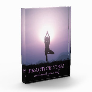 Bloc Photo Pose d'arbre Yoga Noir Violet Vriksasana