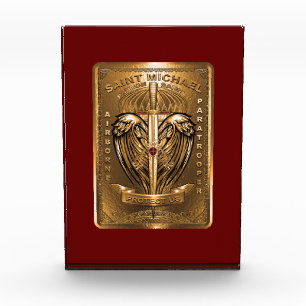 Bloc Photo Saint Michael Patron Saint des Parachutistes 