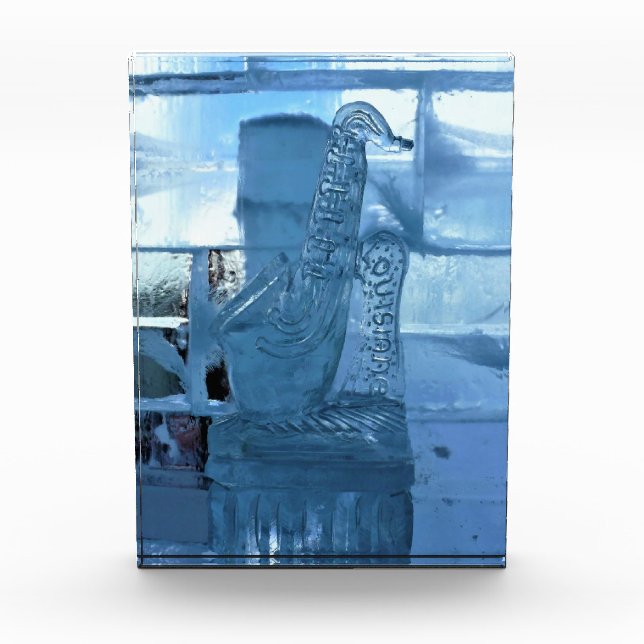 Bloc Photo Saxophone Ice Sculpture, Québec, Canada (Devant)