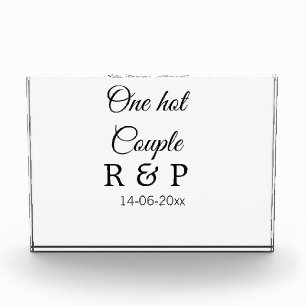 Bloc Photo Une lettre initiale de nom de couple chaud date te