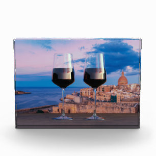 Bloc Photo Verres à vin avec vue coucher de soleil sur La Val