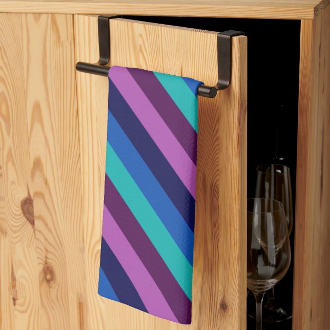 Blue Purple Turquoise Stripes Serviette de cuisine (Pliage en tiers)