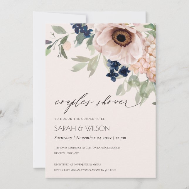 Blush Navy Anemone Floral Couples Invitation de do (Devant)