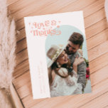 Blush Rose Retro Amour & Merci White Arch Mariage<br><div class="desc">Vintage et simple carte de remerciements mariage avec cadre en arc blanc avec un texte qui dit "amour & merci" dans une police de style rétro avec étoiles en rose vif. Le message par défaut au verso est modifiable. Une deuxième photo de carré peut être ajoutée au dos de la...</div>