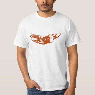 BMW e30 sur le T-shirt de flamme