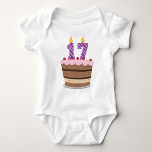 Body 17 ans sur le gâteau d'anniversaire