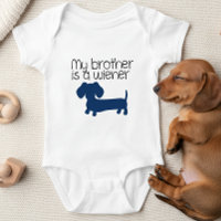 Annonce de bébé tenue de 'Mon frère est un wiener'