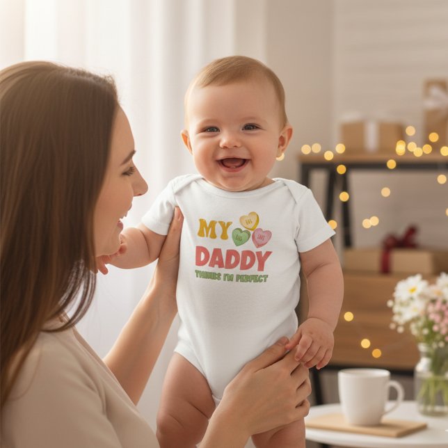 Body Bébé avec un corps personnalisable "Mon papa pense (Customizable My Daddy Thinks I'm Perfect Baby Bodysuit)