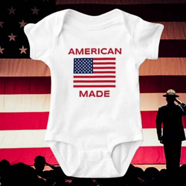 Body Bébé Fabriqué aux États-Unis – Fièrement Né a (Créateur téléchargé)