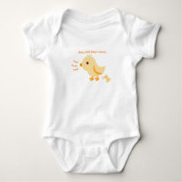 Bébé poussin jaune mignon