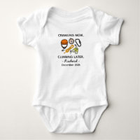 Bébé qui rampe maintenant et qui grimpera plus tar