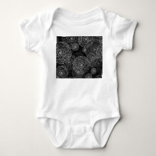 Body Blanc Noir : Formes Rondes Simples.