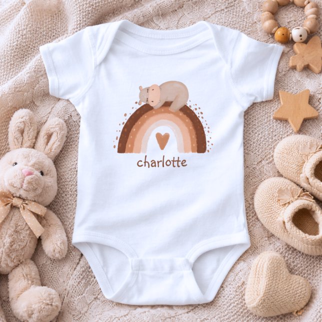 Body Boho Arc-en-ciel avec monogramme Hippopotame  (Créateur téléchargé)