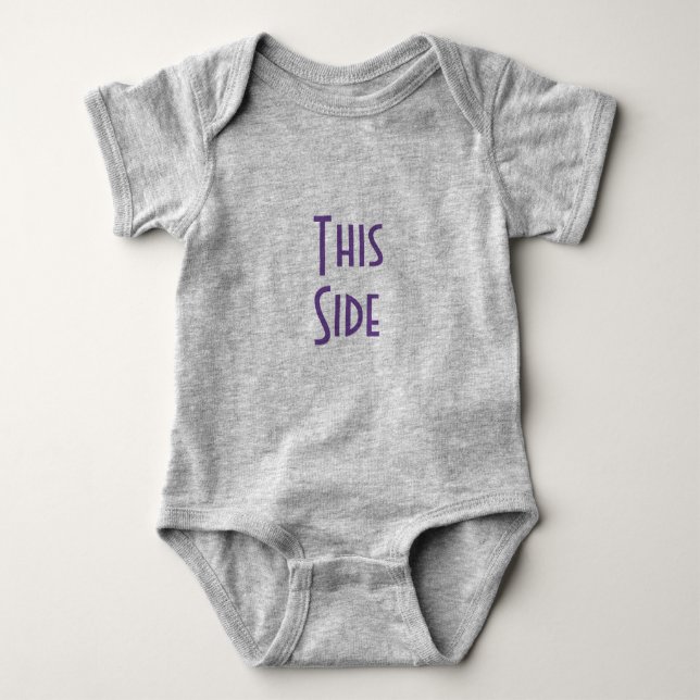 Body Ce costume de bébé de côté/autre (Devant)