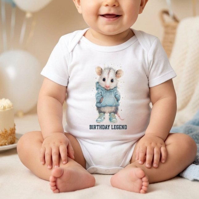 Body Combinaison d'anniversaire opossum • Tenue d'anima (cute baby romper with watercolor opossum birthday legend design and balloon party background)