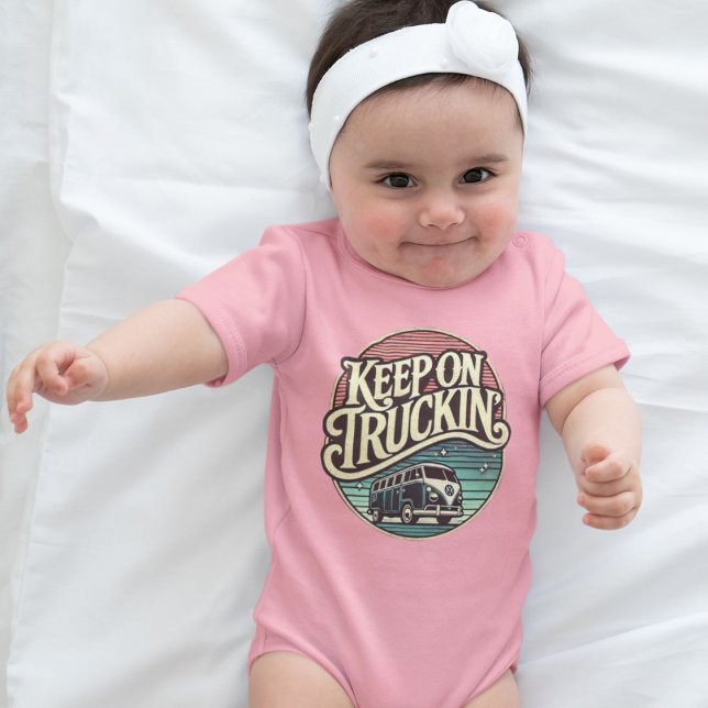 Body Continuez sur les années 60 rétro personnalisées d (Keep on Truckin cool baby one piece with 60's vibe. great baby shower gift for groovy new parents)
