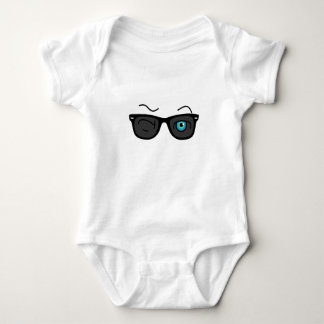 Body Cool iconic winkS black sunglassS