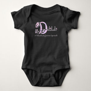 Body Delilah nom signifiant coeurs monogrammes rose