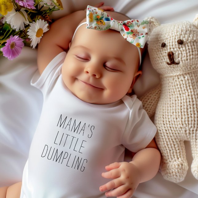 Body Drôle de dire la petite bête de maman (Funny Saying Mama's Little Dumpling Baby Bodysuit)