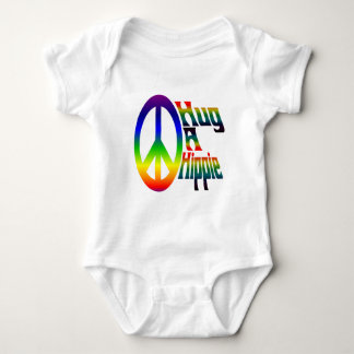 Body étreignez une hippie