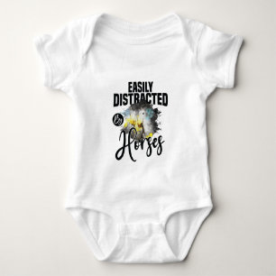 Body Facilement Distrait par les Chevaux Bébé Amateur d
