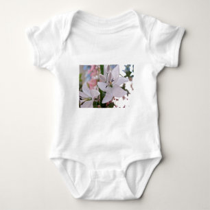 Body fleurs-blanches-de-mariage-lis-florale-flore-amour