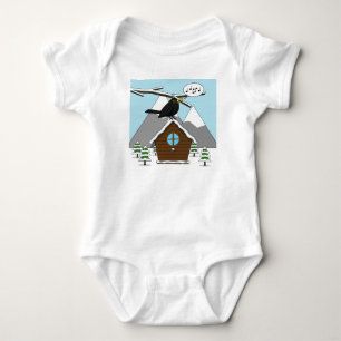 Body Happy Blackbird chanter dans le paysage hivernal