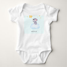 Joli koala assis dans le nuage