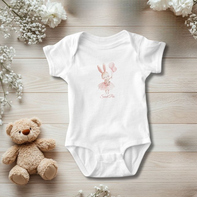 Body Lapin personnalisé Ballerina rose floral bébé fill (Pink Bunny Ballerina with Pink Flowers and Balloons Baby Body Suit for Baby Girl. Personalized.)