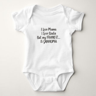 Body Le bébé aime la grand-maman