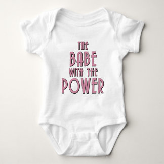 Body Le bébé avec la puissance