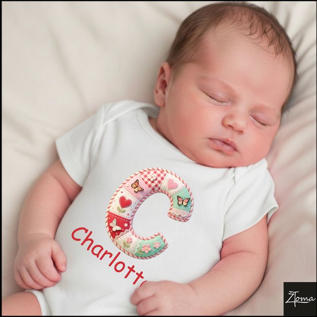 Body Lettre initiale C en patchwork matelassé pour la n (This is a sample design. There are several models to choose from, with the name and color changed.)