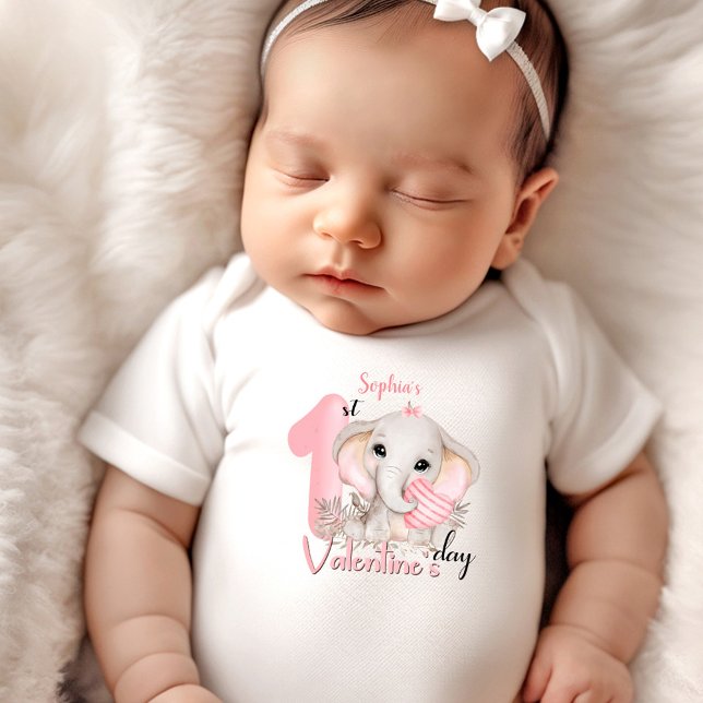 Body Ma 1ère Saint Valentin Nom personnalisé Rose (My 1st Valentine's day Personalized Name Pink Baby Bodysuit)