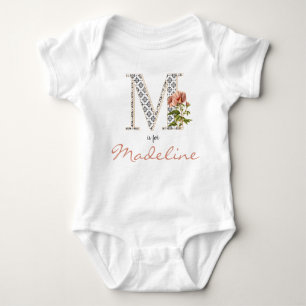 Body Madeline Nom Révéler Floral Lettre M Fille Fleur