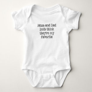 Body Maman et papa pensent tous les deux qu'ils sont mo