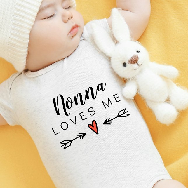 Body Mémé chouette Nonna m'aime Personnaliser (Cute Grandma Nonna Loves Me Customize Baby Bodysuit)