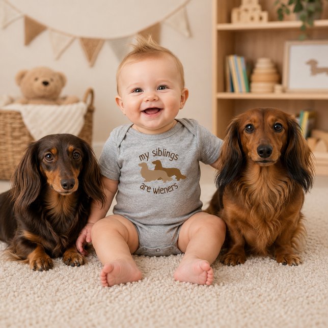Body Mes frères et sœurs sont des saucisses à poil long (Sausage dog baby shower gift - My Siblings are Long Hair Wieners Dachshunds Baby Bodysuit)