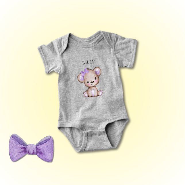 Body Mignonne fille ours mauve monogramme bébé (Créateur téléchargé)