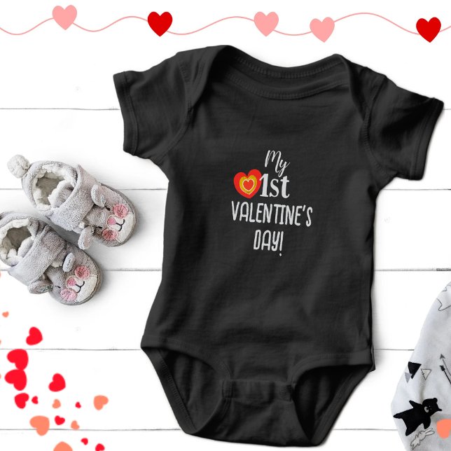 Body Moderne Ma 1ère Saint Valentin Mignonne Coeur Roug (Créateur téléchargé)