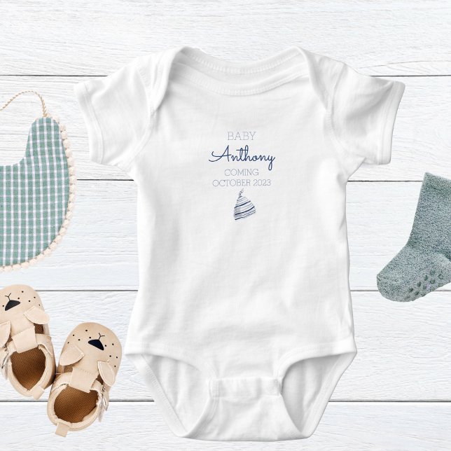 Body Nom de famille de bébé à venir / Chapeau de bébé b (Créateur téléchargé)