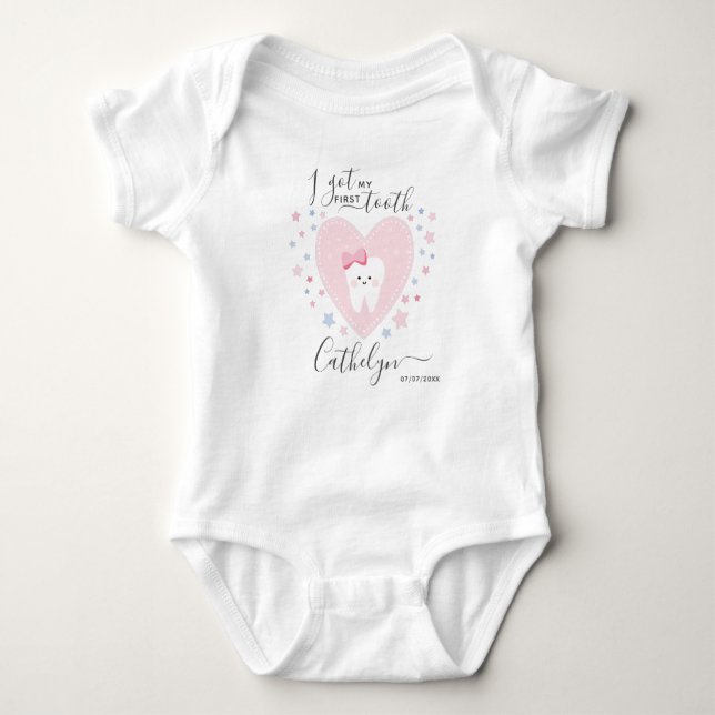 Body Nom personnalisé Baby Girl First Tooth Outfit (Devant)